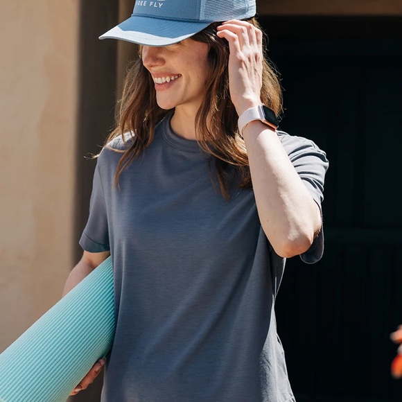 Free Fly Women’s Elevate Lightweight Crop Tee In Smoke Gray Size S NWOT! - Picture 2 of 13